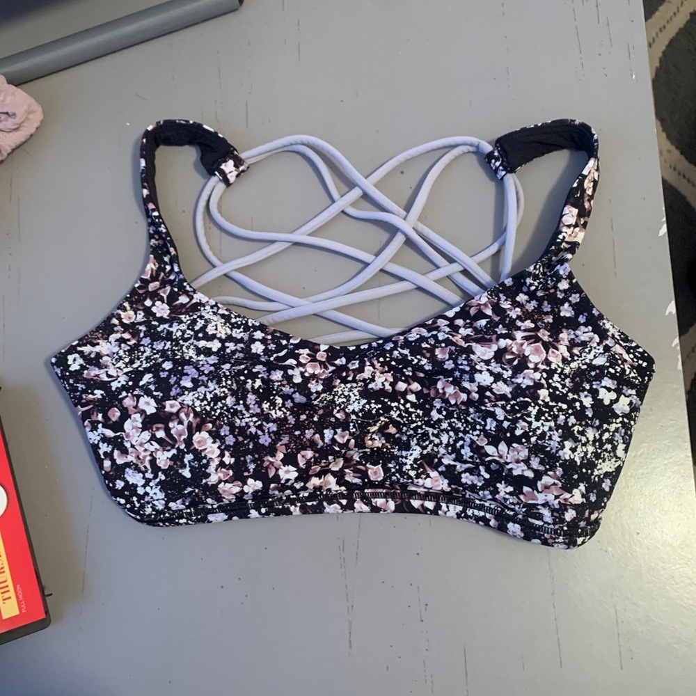 Lululemon Free to be Wild Sports Bra - Size 4